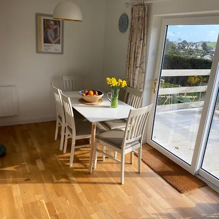 5 Seaview Private Parking * Saint Mawes